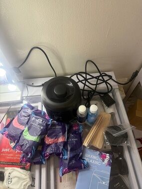 Amazon Black Wax Warmer Kit with Purple Wax Beans